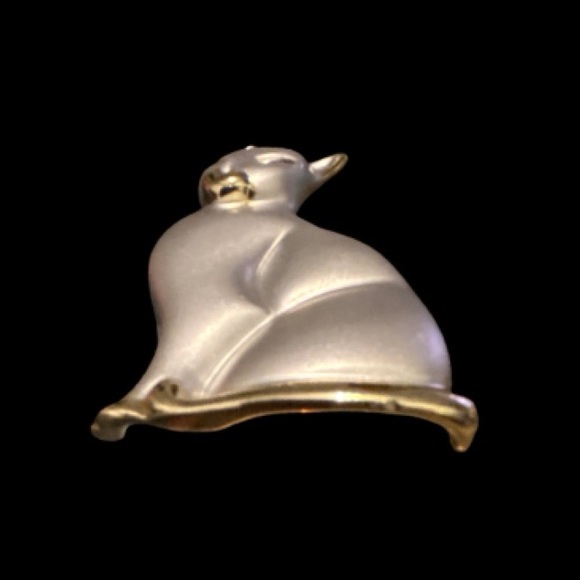 Satin and Glossy Finish Gold Tone Metal Sitting Cat Brooch 2.5” X 2” - Picture 5 of 11